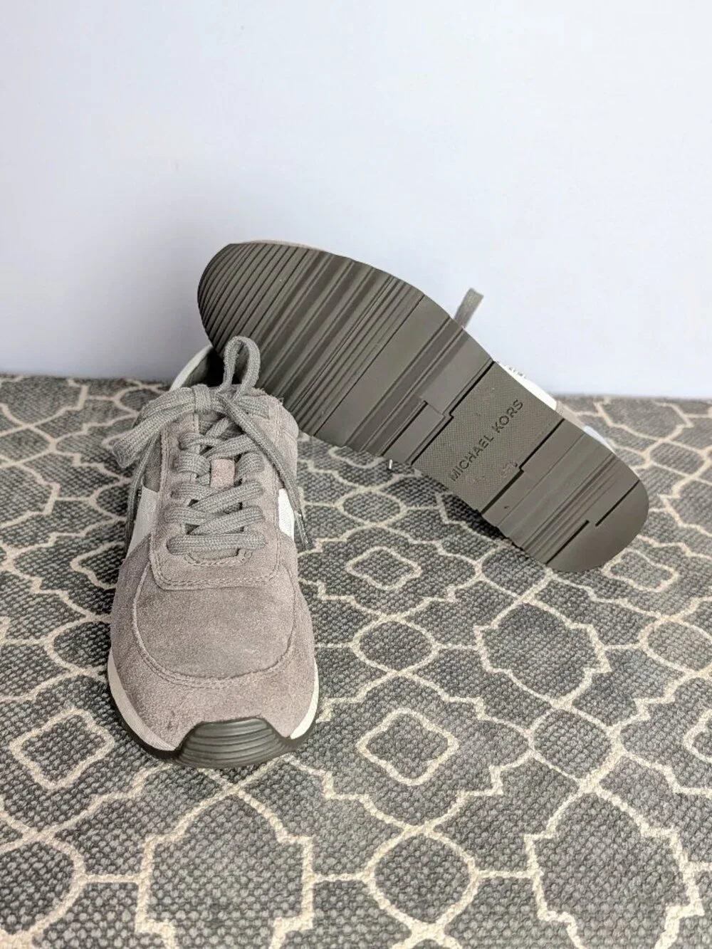 MICHAEL KORS Suede Leather Fashion Sneakers Sz 8